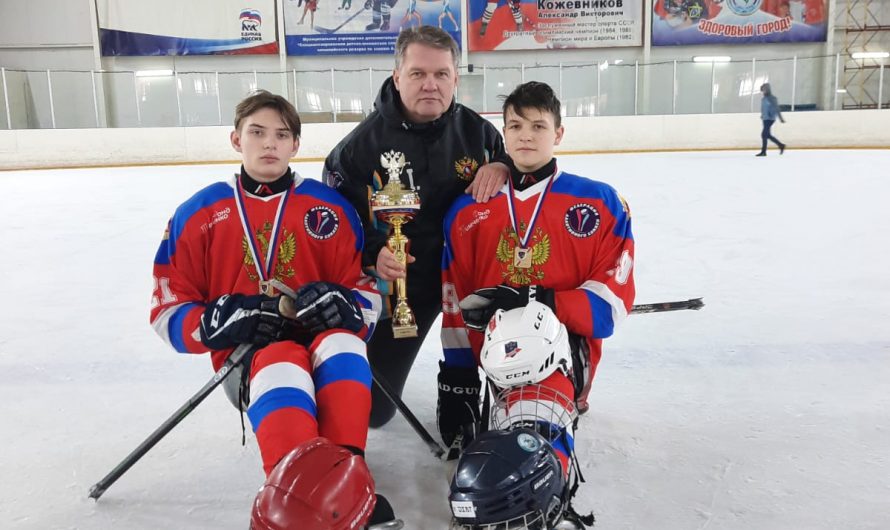 Представители «СКА-Стрелы» – победители «Кубка Сибири» по хоккею-следж